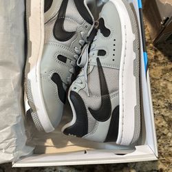 Nike Attac Size 4 Men’s $50