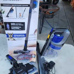 New Shark Cordless Pet Vacuum 
