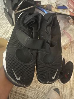 Nike Women’s Air Rift Breathe SIZE 8 $90NEW Never Worn!