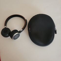Jabra Evolve 65 MS Wireless Headset Stereo 6599-823-309 Comes with 
pouch/case,
Pre-owned, perfect shape, please see photos for details.
Functionality