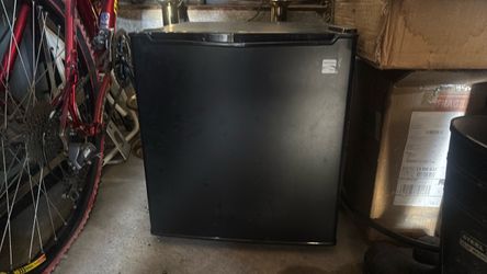Kenmore Black Mini Fridge