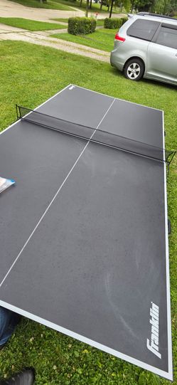 Folding pingpong table