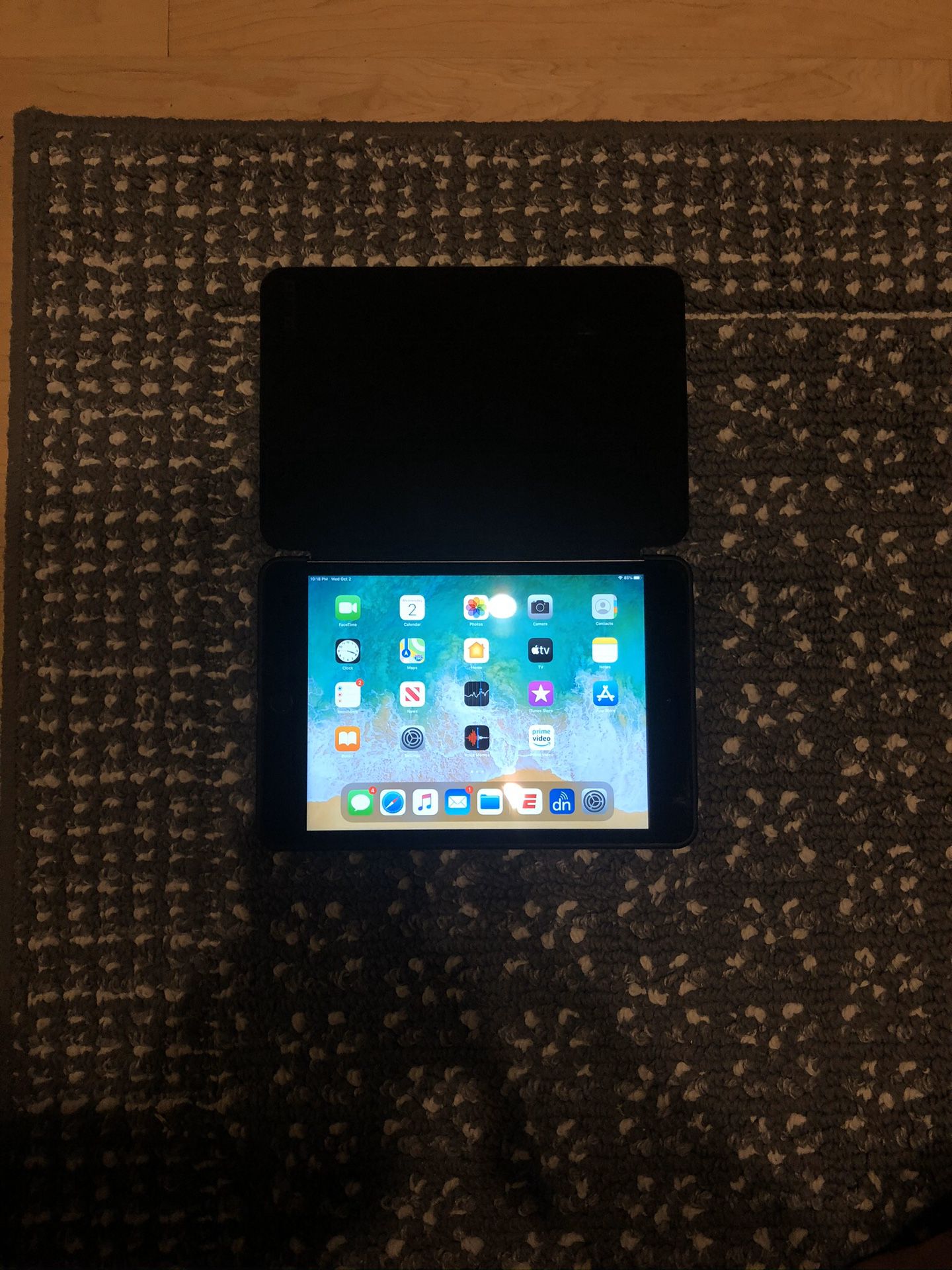Apple iPad mini 4 128GB Mint Condition