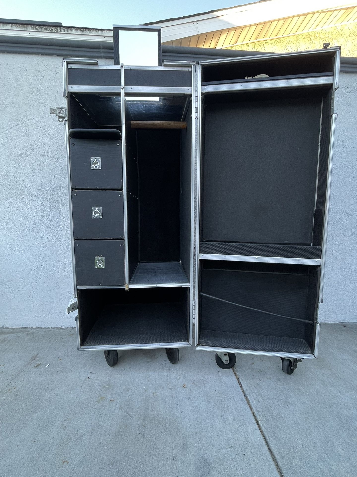 Travelers Closet. Custom Trunk Storage