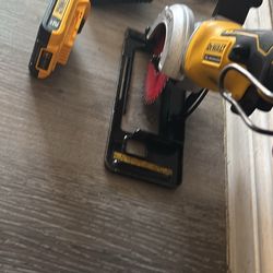 Griner Con Pila  Y Cargador Usado 