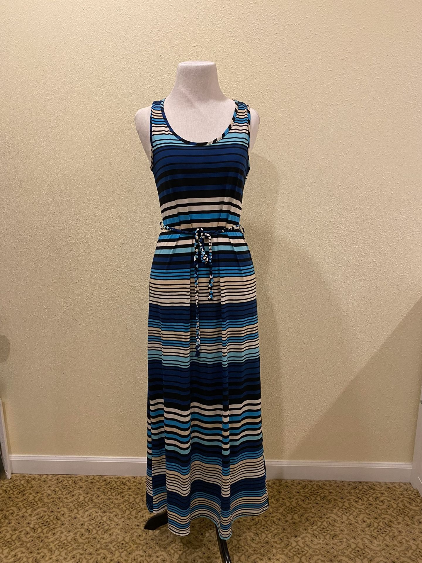 Maxi Dress Size M