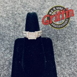 14KWG ladies diamond ring