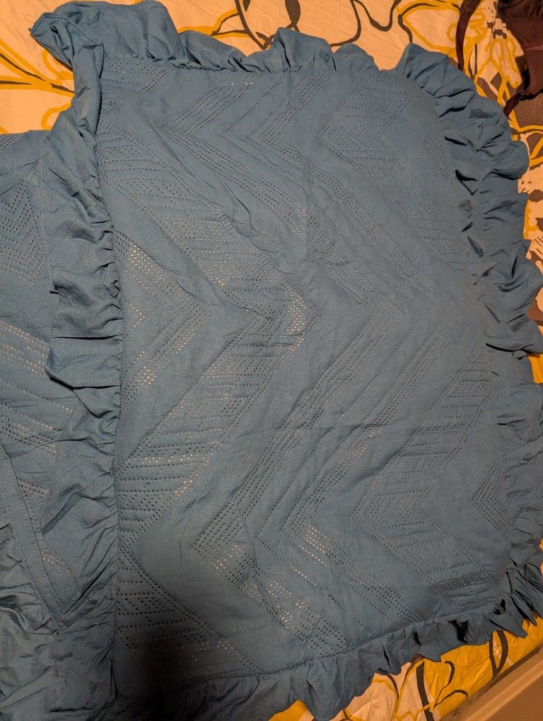 Queen Bedspread With Two Shams