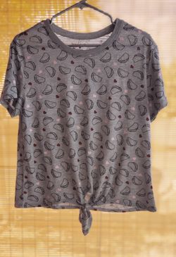 $5 Each. Graphic Tee tops (Please see description for Size & Brand)