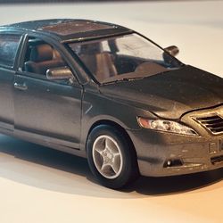 Car model 1:32. Toyota Camry. Toys