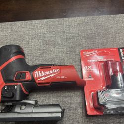 Milwaukee jigsaw m12