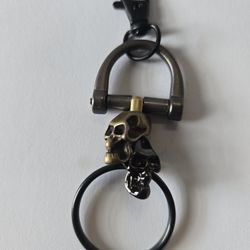 Skull Horse Shoe Shackle Key Chan 