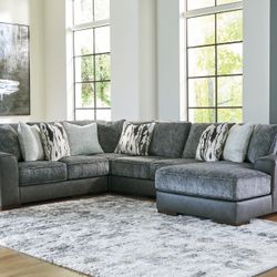 Larkstone Sectional 