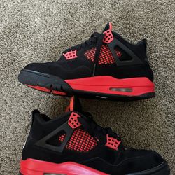Jordan 4 Red Thunder (Size 8.5) 