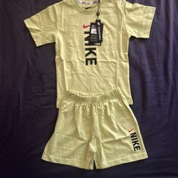 CHILDRENS NIKE SHORT SET