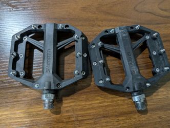 Shimano flat pedals