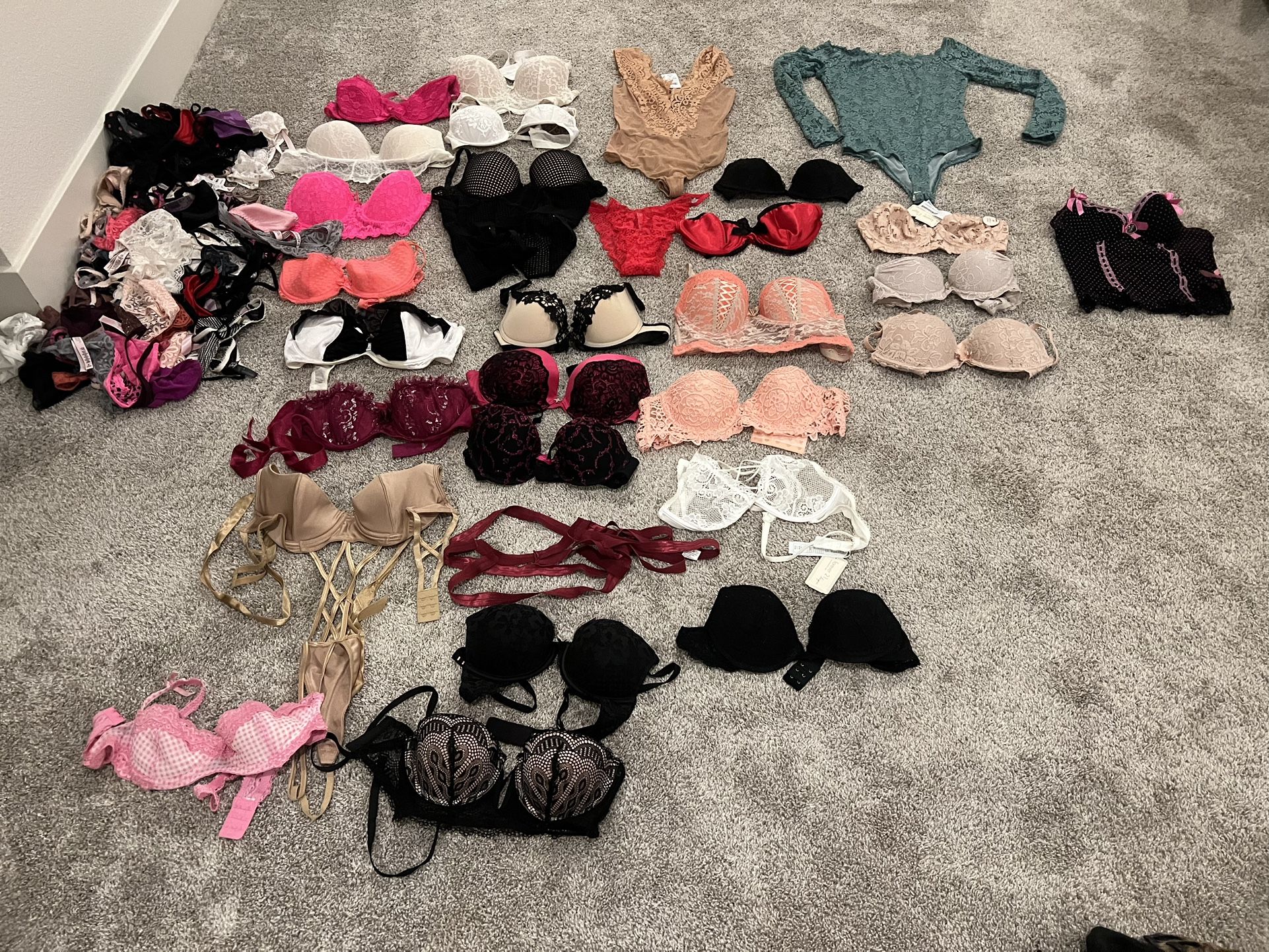 VICTORIA’S SECRET BUNDLE