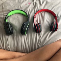 1 Wireless And 1 Non-wireless Headphones