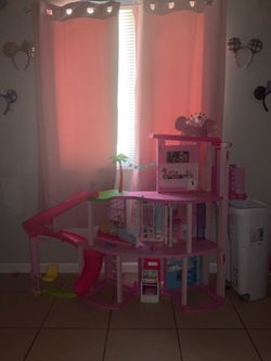 BARBIE DREAM HOUSE