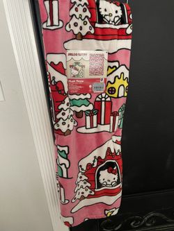 Hello Kitty Christmas Blanket Gingerbread House 