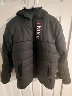 Nike therma fit puffer