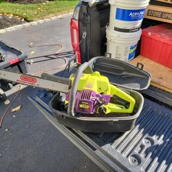 Poulan 18" Chainsaw and Case
New Bar - Good Blade $50