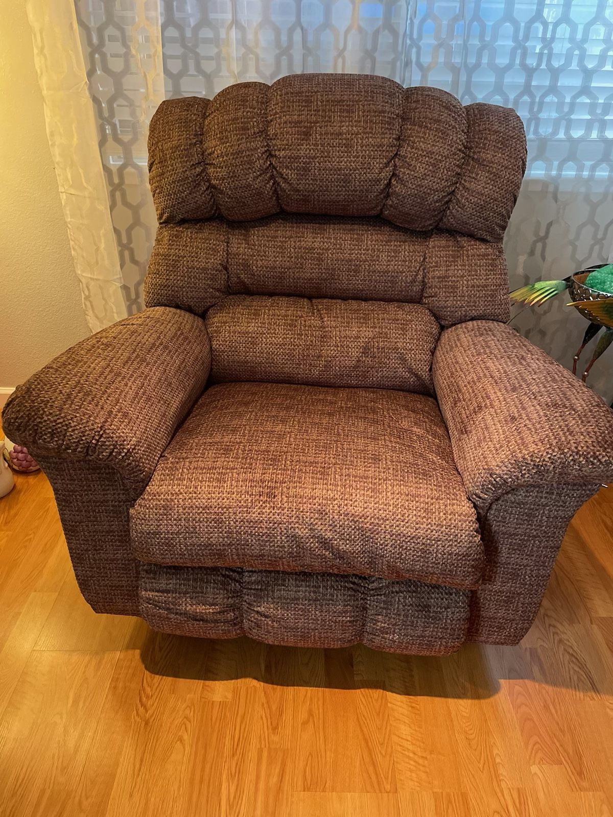 Laz-y boy Fabric Recliner **NEW**