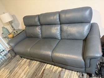 Rooms To Go Dual Power Reclining Sofa – Blue