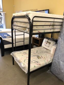 Bunk bed twin over twin with mattresses