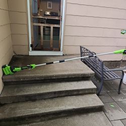 Green Works 9ft 40 volt Tree Trimmer