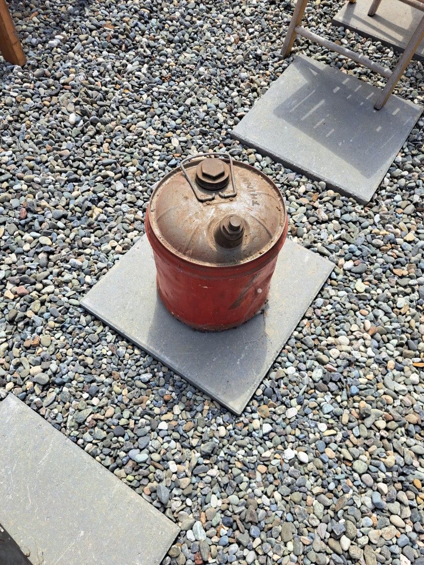 Free Oil Container