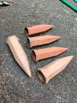 Terra-cotta water spikes set of five -