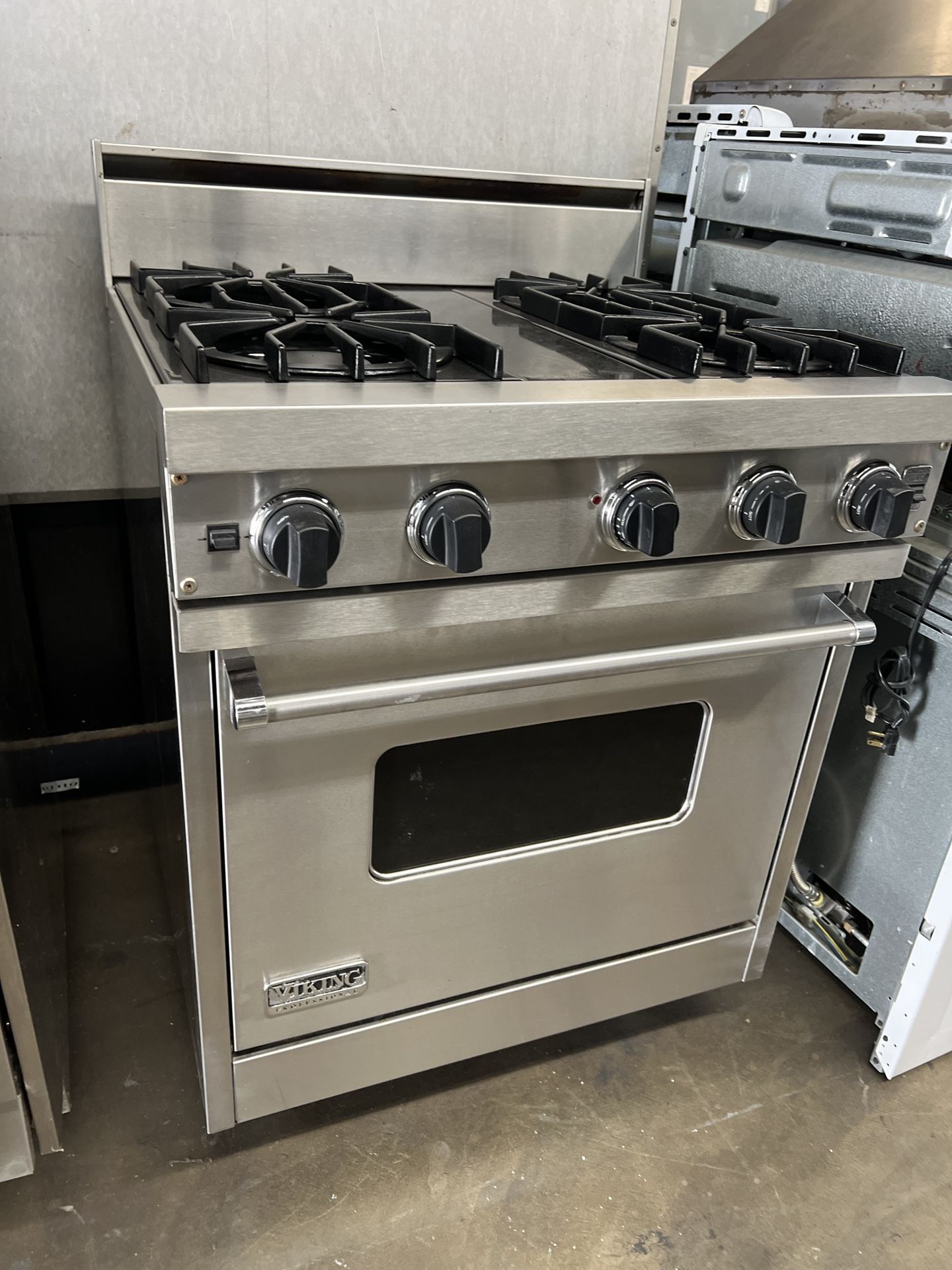 Viking 30”Wide Gas Range Stove Stainless Steel 4Burners 