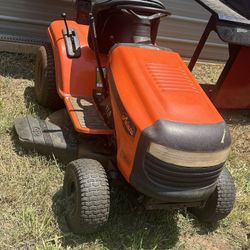 Arien’s Riding Lawn Mower With Bagger - 42” / 17.5 HP. / Read Below ⬇️