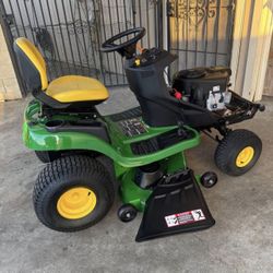 John Deere S140 48 in. 22 HP V-Twin Gas Hydrostatic Riding Lawn Mower