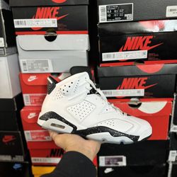 Jordan Reverse Oreo 6s size 10 VNDS