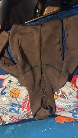 Brown Nike tech