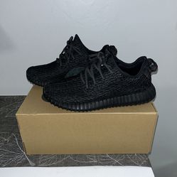 Adidas: Yeezy Boost 350 - Pirate Black (SIZE 9.5 - MEN) (PRE-OWNED) (2023) 