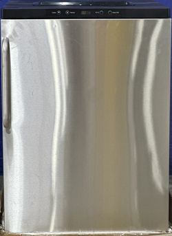 SUMMIT Refrigerator Mini Fridge SBC635MBISSTBTWIN 01641 .