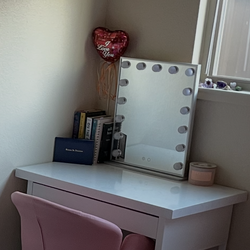 Desk with custom quarts top