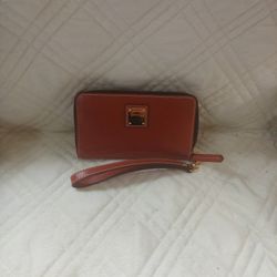 Dooney & Bourke Medium Wristlet 