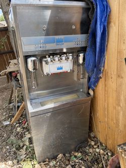 Taylor 8756-27 Commercial Twin Twist Soft Serve Ice Cream Machine – $2,500 OBO