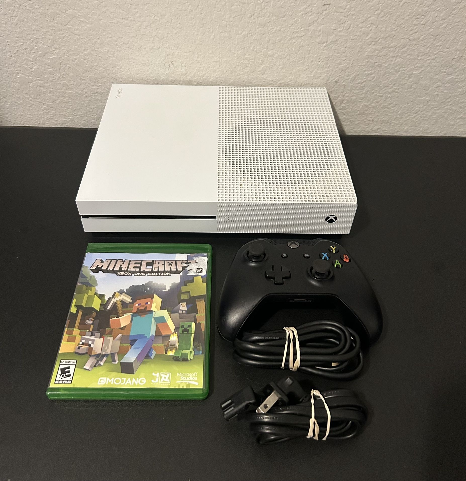 Xbox One S Minecraft Bundle