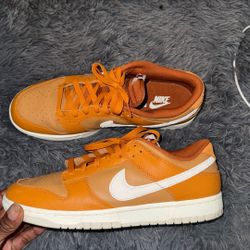 Nike Dunks 