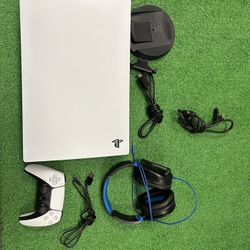 PlayStation 5 w Remote and Headset