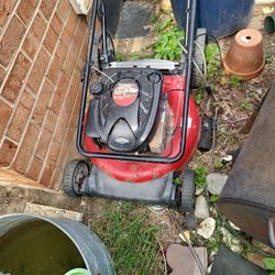 Briggs&Stratton Yard Machine Lawn Mower