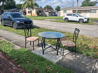 Dinning table with chairs