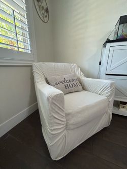 Basset Accent Chair and side table! Modern Cozy Lounge Piece | Delivery Available 🚚