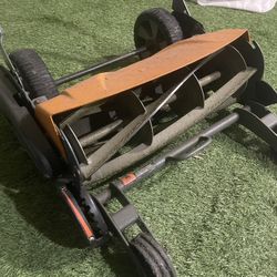 Fiskars Push Lawn Mower