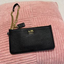  COACH Madison Leather Chain Wristlet Clutch Black , Perfect Condition 